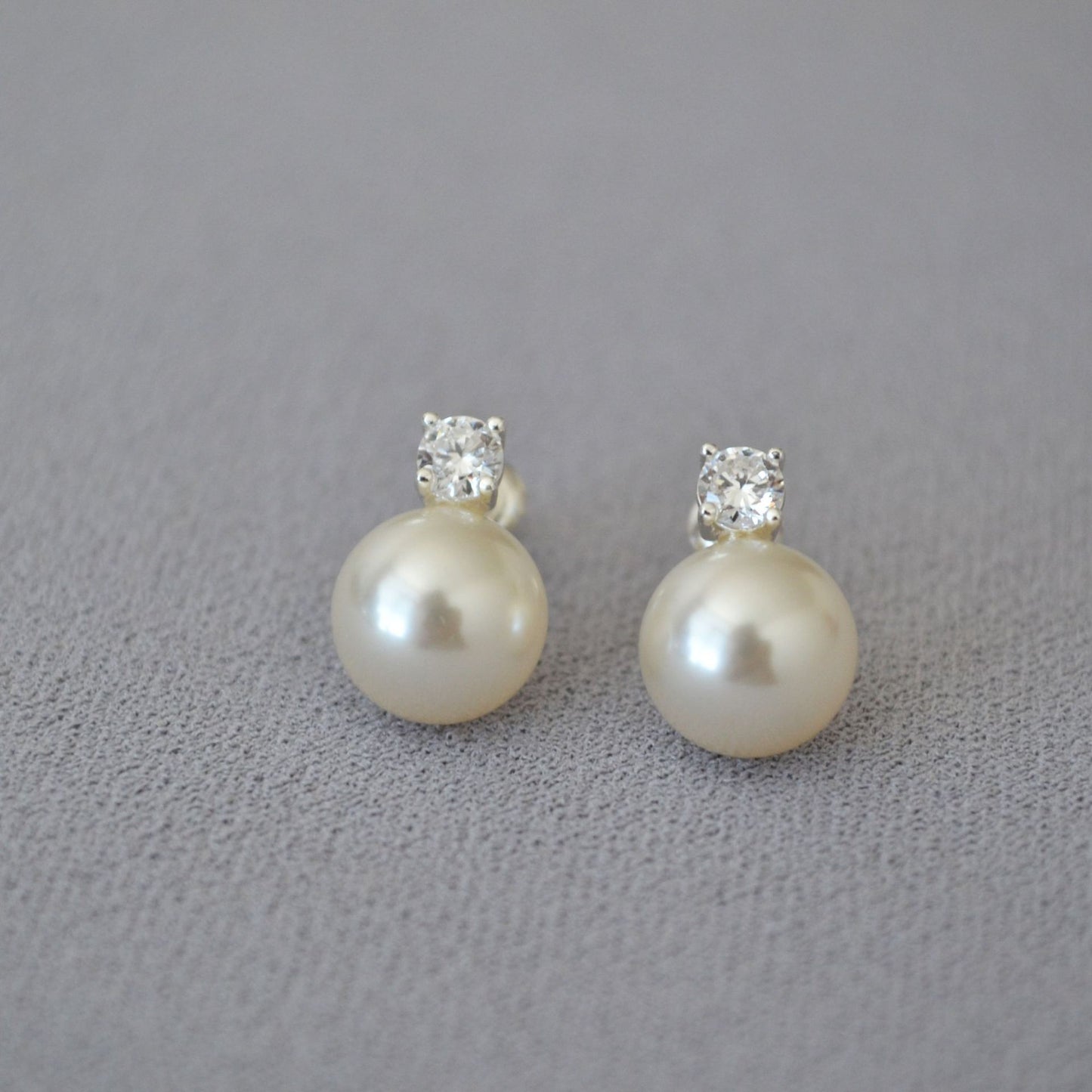 Romantic Silver Earring for Special Moments