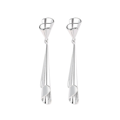 Beautiful Silver Earring with Unique Style