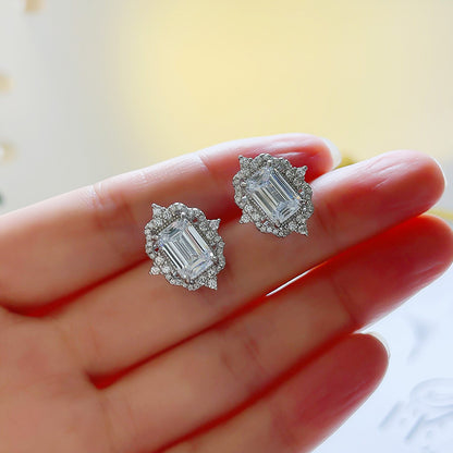 Charming Earring for Any Occasion
