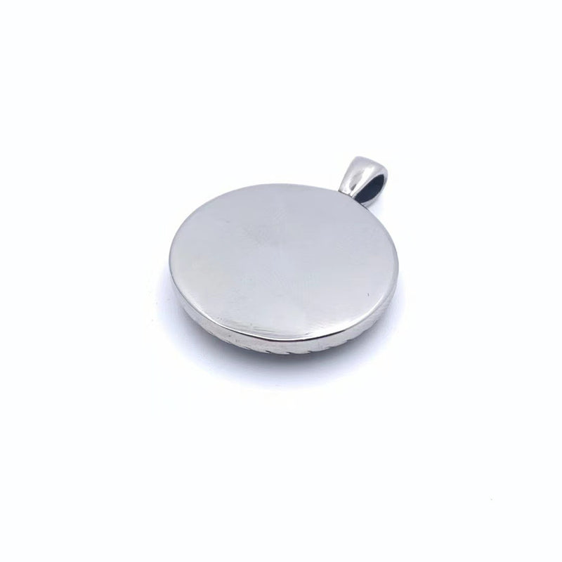 Classic Pendant with Timeless Appeal