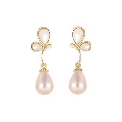 Romantic Pearl Earring for Special Moments