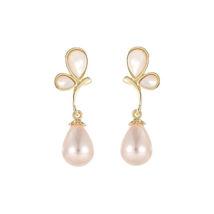 Romantic Pearl Earring for Special Moments