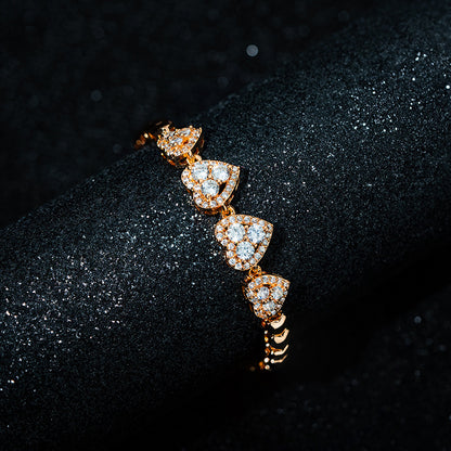 Charming Gold Bracelet for Any Occasion