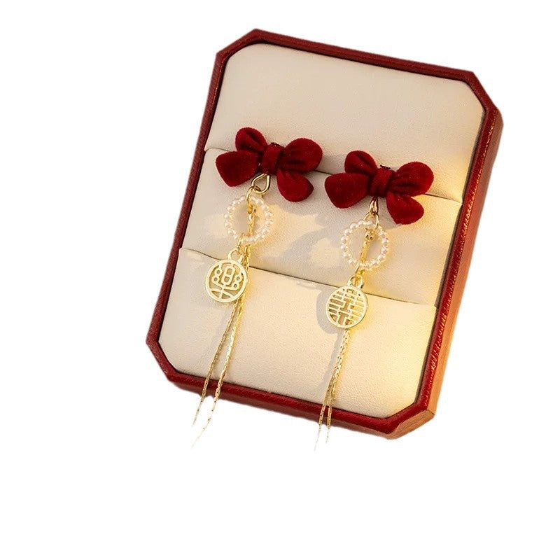 Classic Pearl Earring with Timeless Appeal