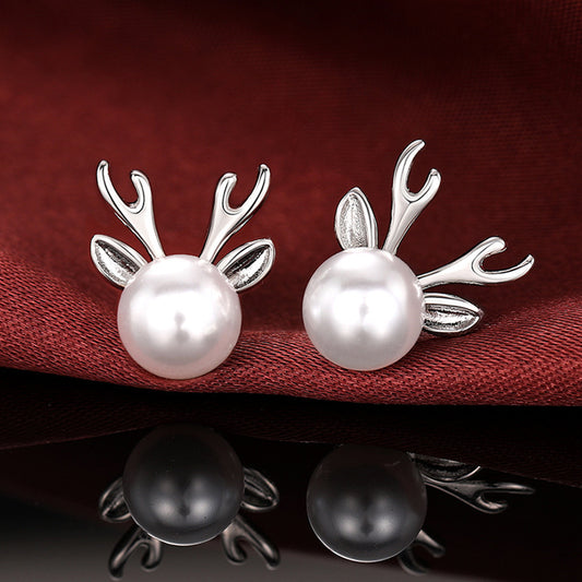 Classic Pearl Earring with Timeless Appeal