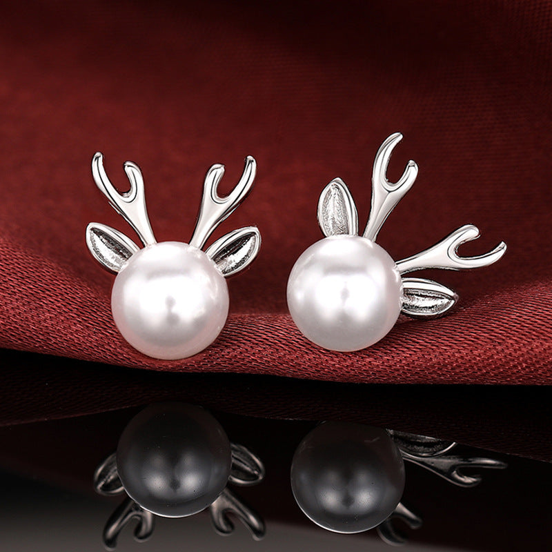 Classic Pearl Earring with Timeless Appeal
