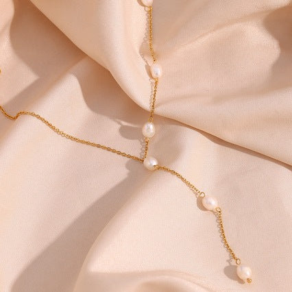 Beautiful Pearl Necklace with Unique Style