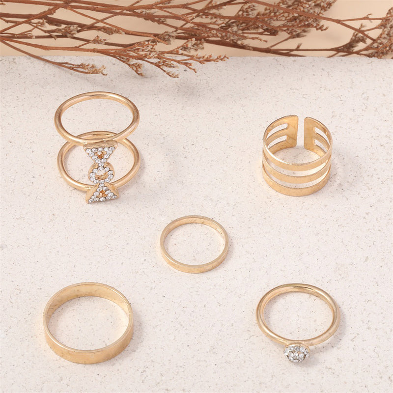 Classic Gold Ring with Timeless Appeal