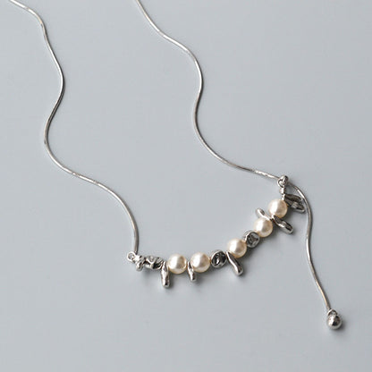 Romantic Silver Necklace for Special Moments