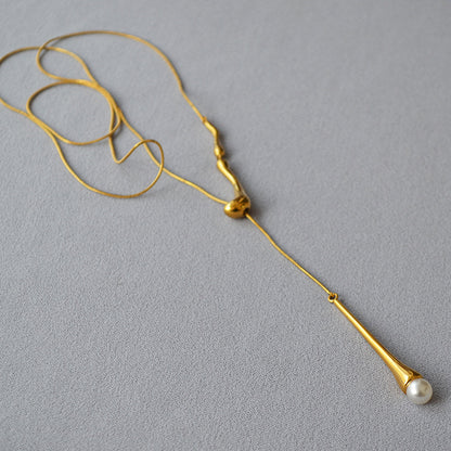Classic Pearl Necklace with Timeless Appeal