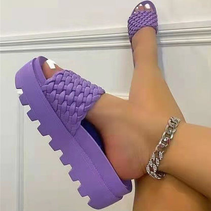 Graceful Orthopedic Sandals for Modern Look