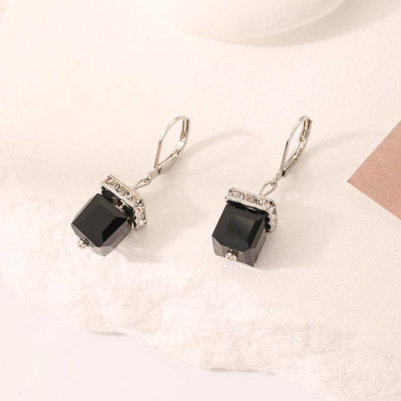 Classic Pearl Earring with Timeless Appeal