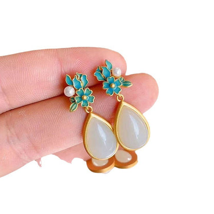 Beautiful Gold Earring with Unique Style