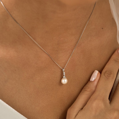 Stunning Pearl Necklace for Daily Wear