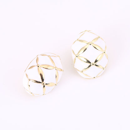 Classic Earring with Timeless Appeal
