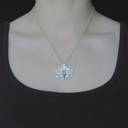 Stunning Silver Necklace for Daily Wear