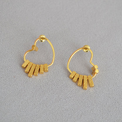 Classic Gold Earring with Timeless Appeal
