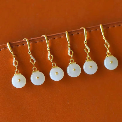 Charming Gold Earring for Any Occasion
