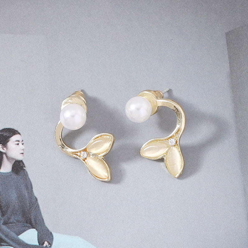 Charming Pearl Earring for Any Occasion