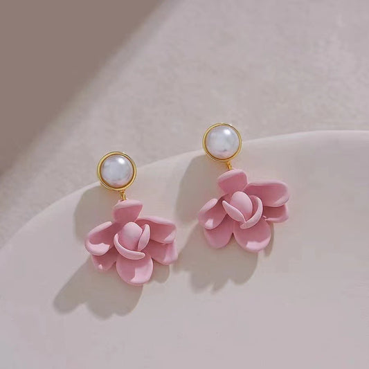 Charming Earring for Any Occasion