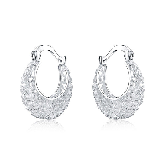 Charming Earring for Any Occasion