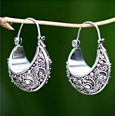 Romantic Silver Earring for Special Moments