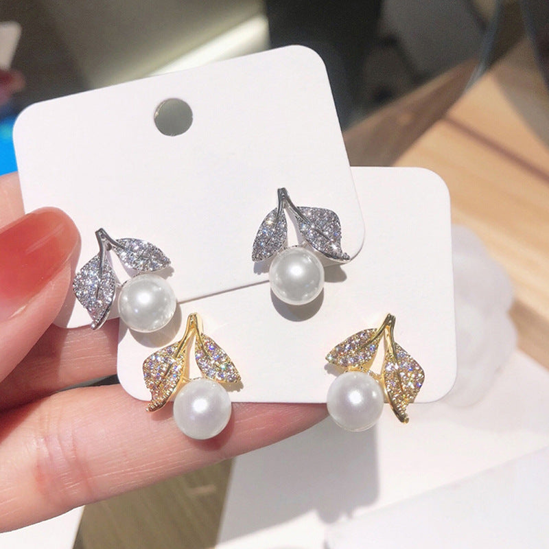 Stunning Pearl Earring for Daily Wear