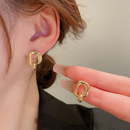 Charming Earring for Any Occasion
