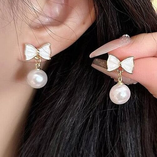 Romantic Pearl Earring for Special Moments