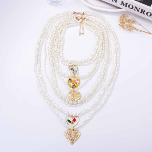 Beautiful Pearl Necklace with Unique Style