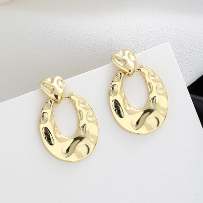 Romantic Gold Earring for Special Moments