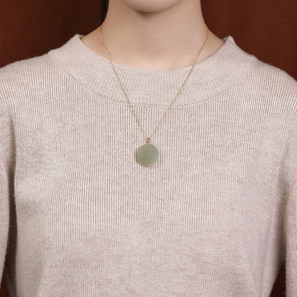 Charming Gold Pendant for Any Occasion