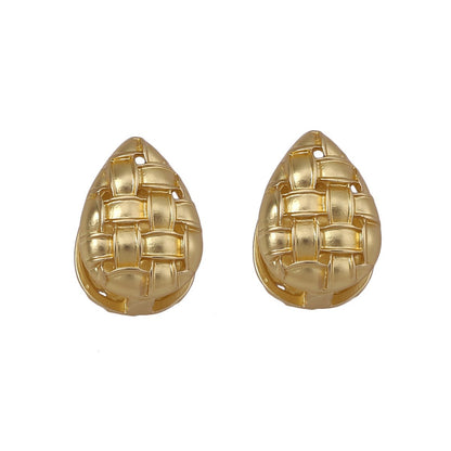 Classic Earring with Timeless Appeal