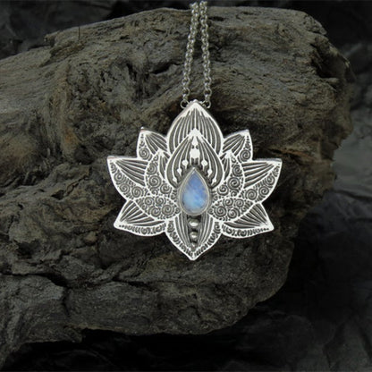 Stunning Silver Necklace for Daily Wear