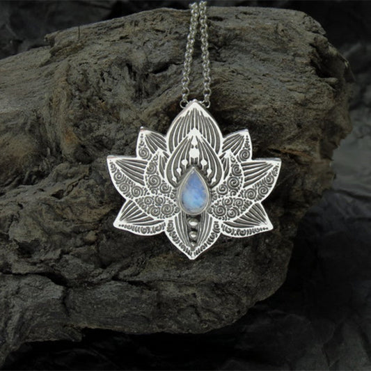Stunning Silver Necklace for Daily Wear