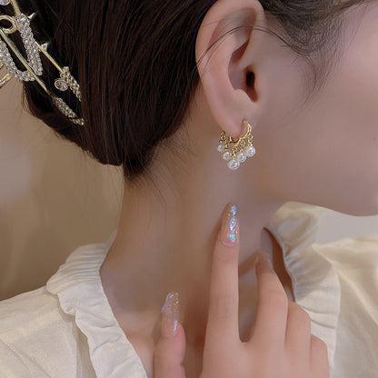 Beautiful Pearl Earring with Unique Style