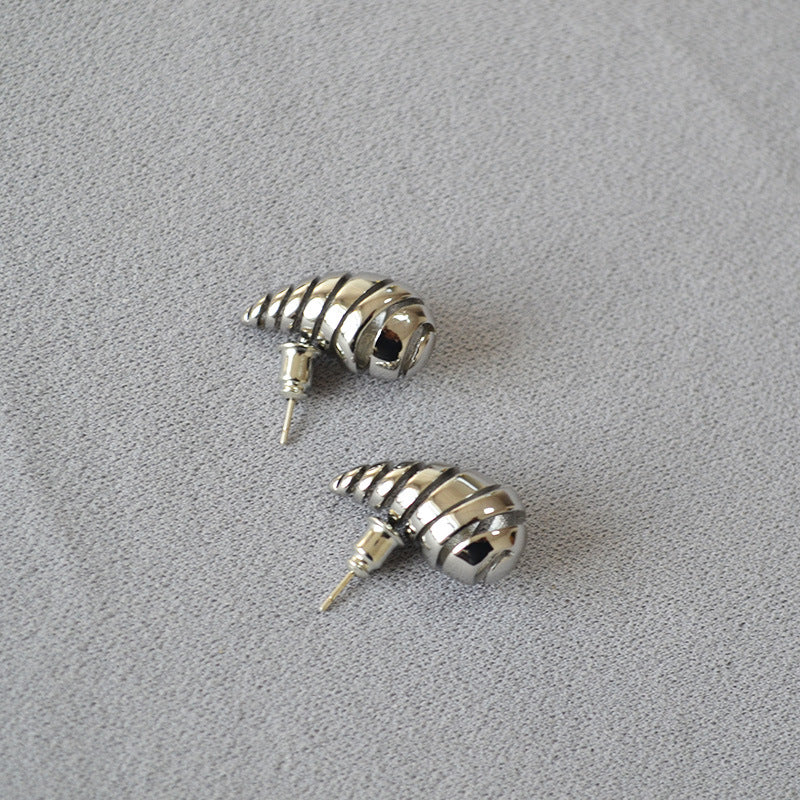 Charming Gold Earring for Any Occasion