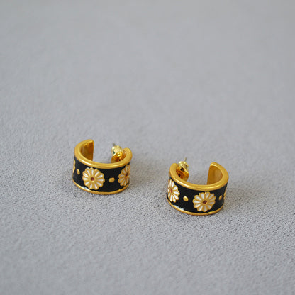 Romantic Silver Earring for Special Moments