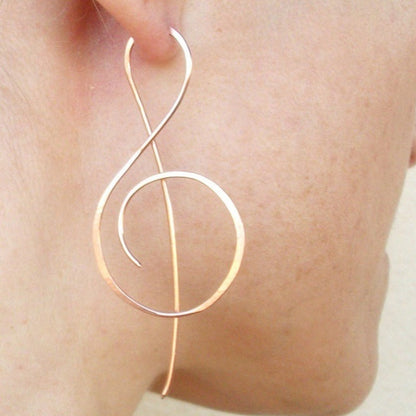 Classic Gold Earring with Timeless Appeal