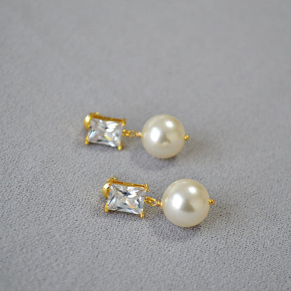 Elegant Silver Earring for Every Occasion