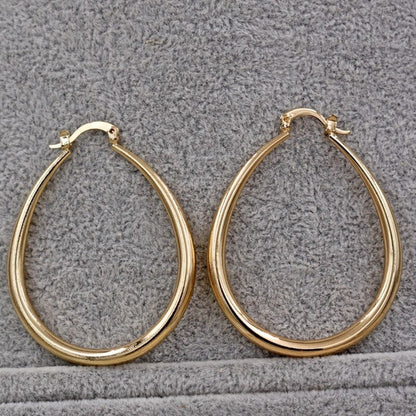 Classic Silver Earring with Timeless Appeal