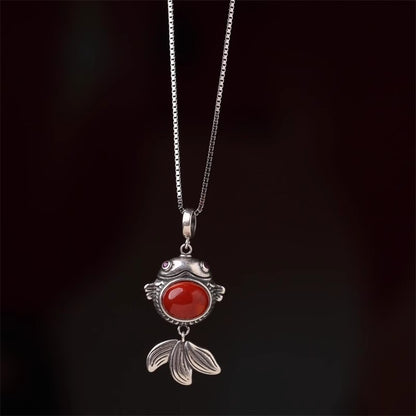 Romantic Silver Necklace for Special Moments