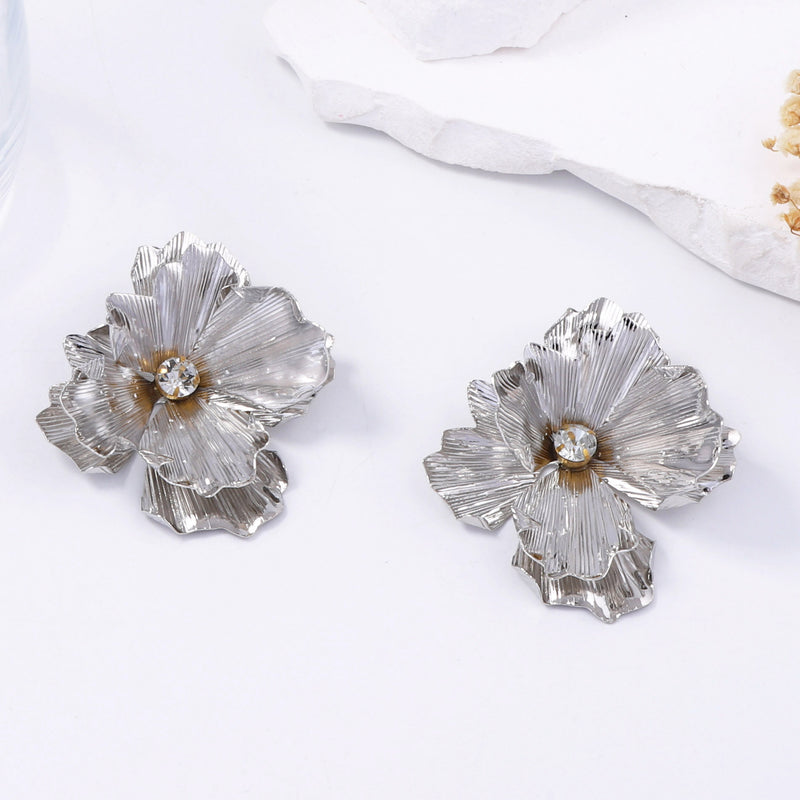Classic Earring with Timeless Appeal