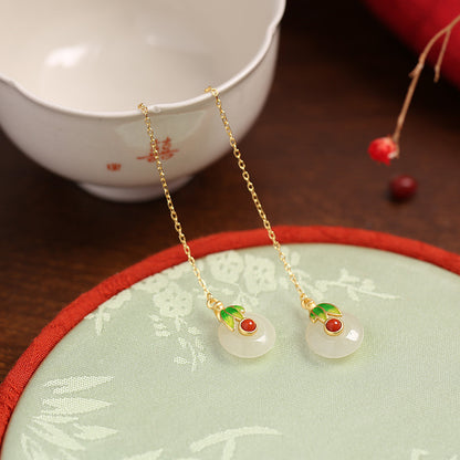 Classic Gold Earring with Timeless Appeal