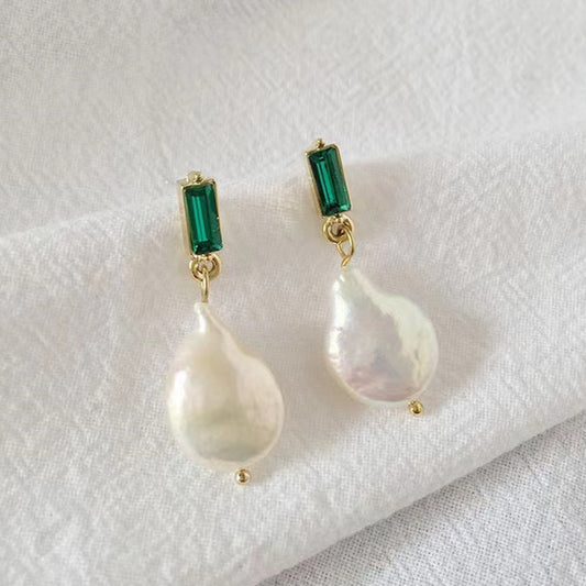Beautiful Silver Earring with Unique Style