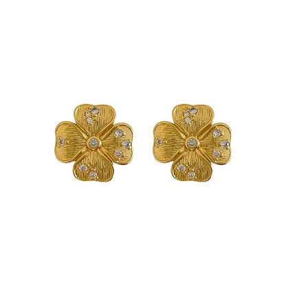 Charming Earring for Any Occasion