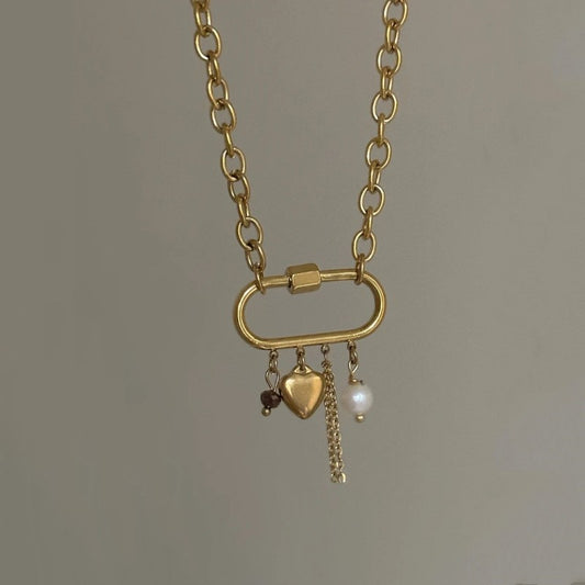 Beautiful Pearl Necklace with Unique Style