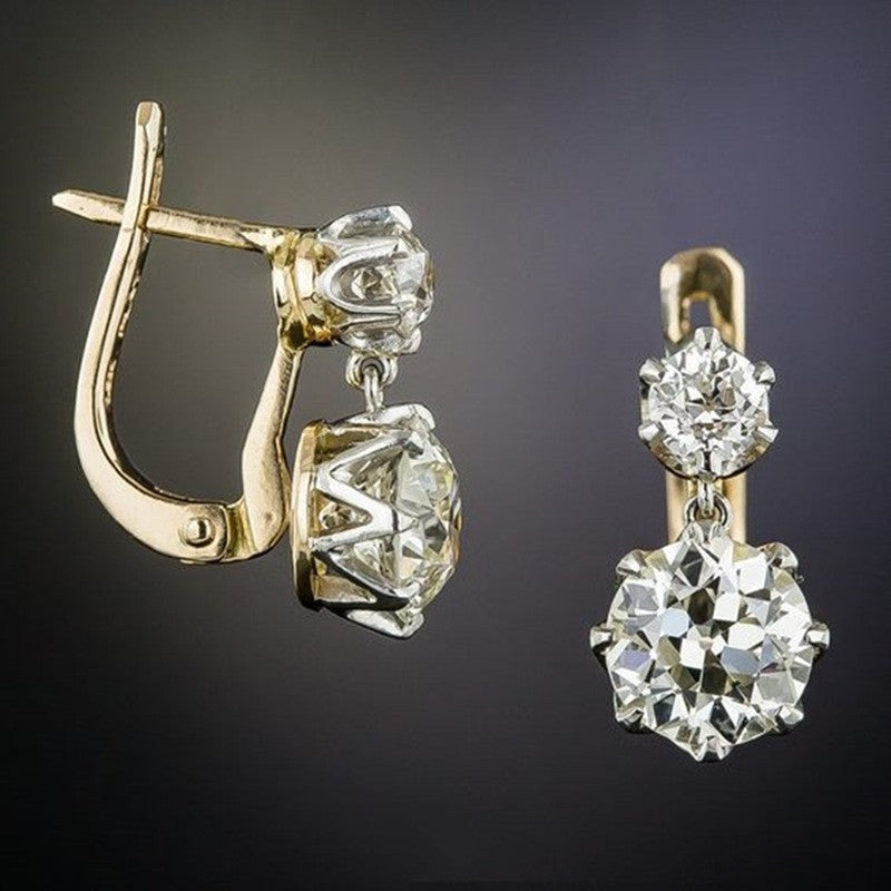 Charming Gold Earring for Any Occasion
