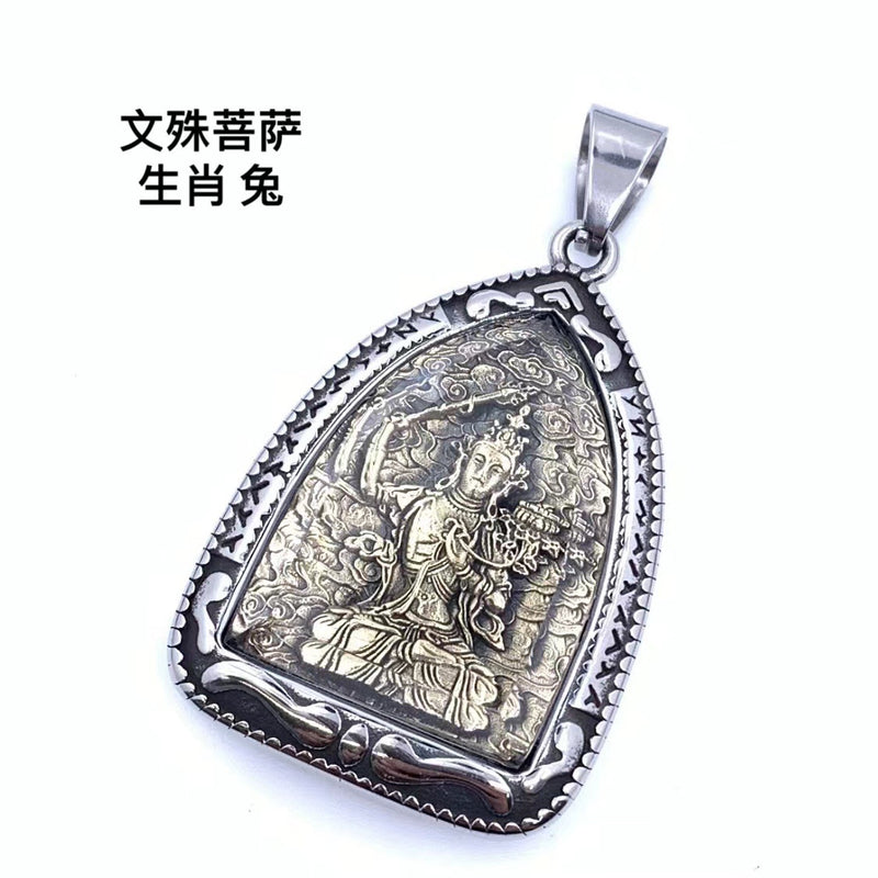 Charming Pendant for Any Occasion