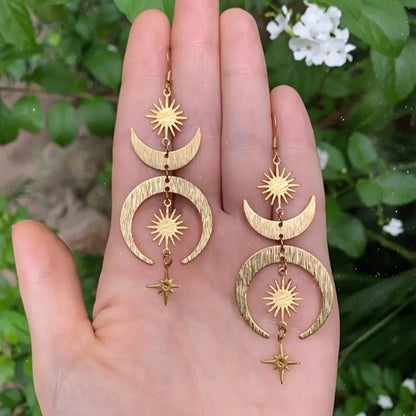 Romantic Gold Earring for Special Moments
